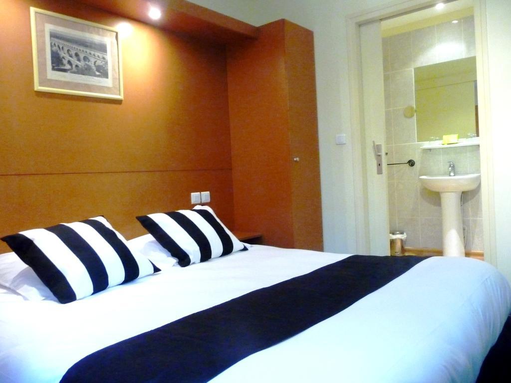 Hotel Restaurant Le Colombier Remoulins Dış mekan fotoğraf