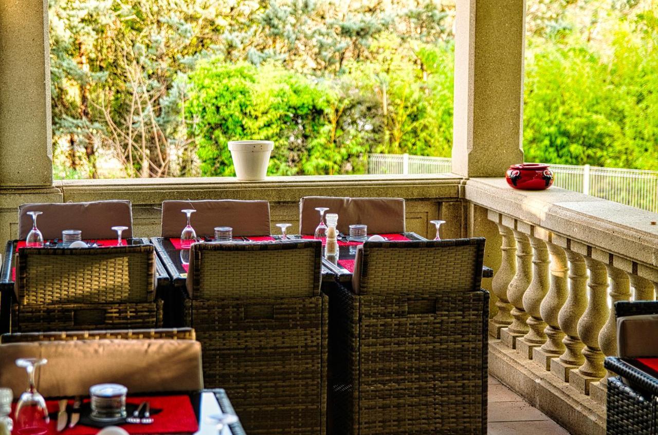 Hotel Restaurant Le Colombier Remoulins Dış mekan fotoğraf