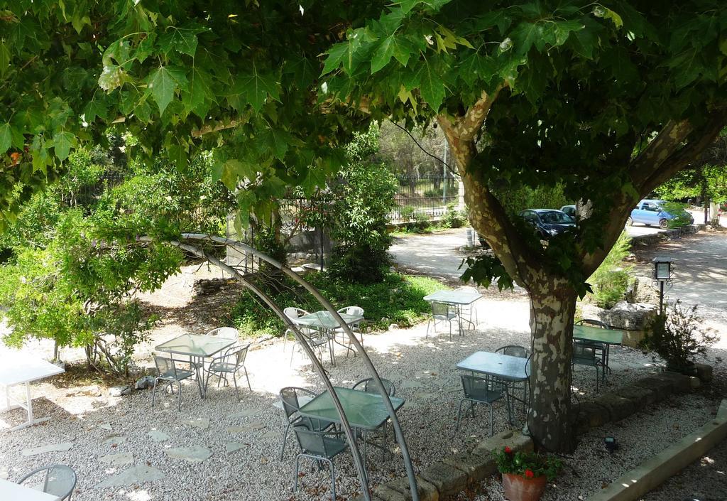 Hotel Restaurant Le Colombier Remoulins Dış mekan fotoğraf