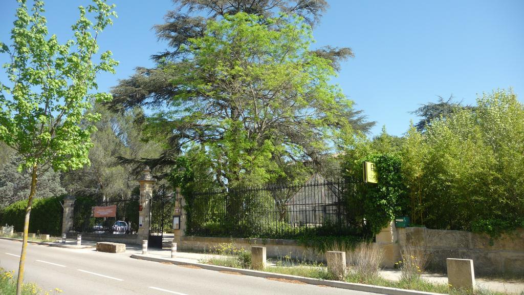 Hotel Restaurant Le Colombier Remoulins Dış mekan fotoğraf