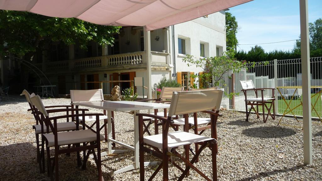 Hotel Restaurant Le Colombier Remoulins Dış mekan fotoğraf
