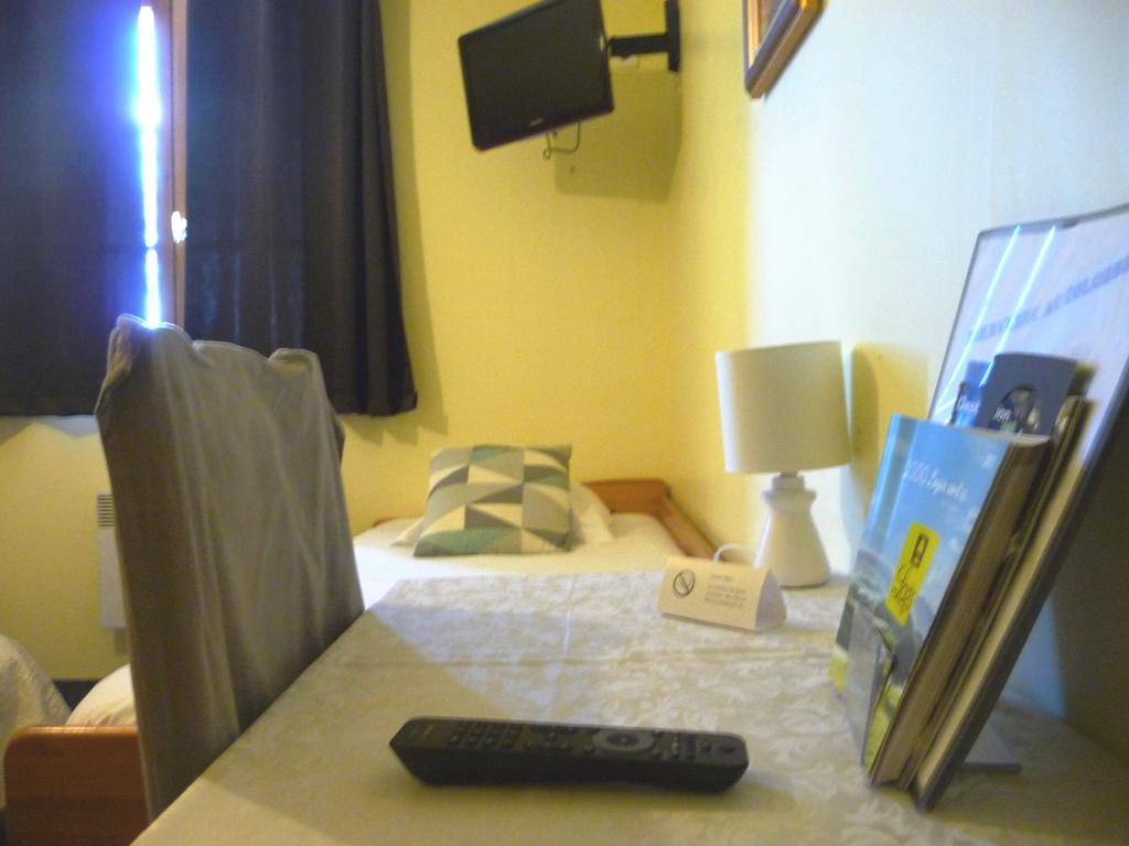 Hotel Restaurant Le Colombier Remoulins Dış mekan fotoğraf